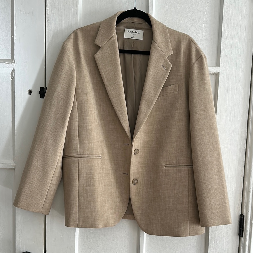 Aritzia Babaton Vogue Oversized Tan Blazer Size 1